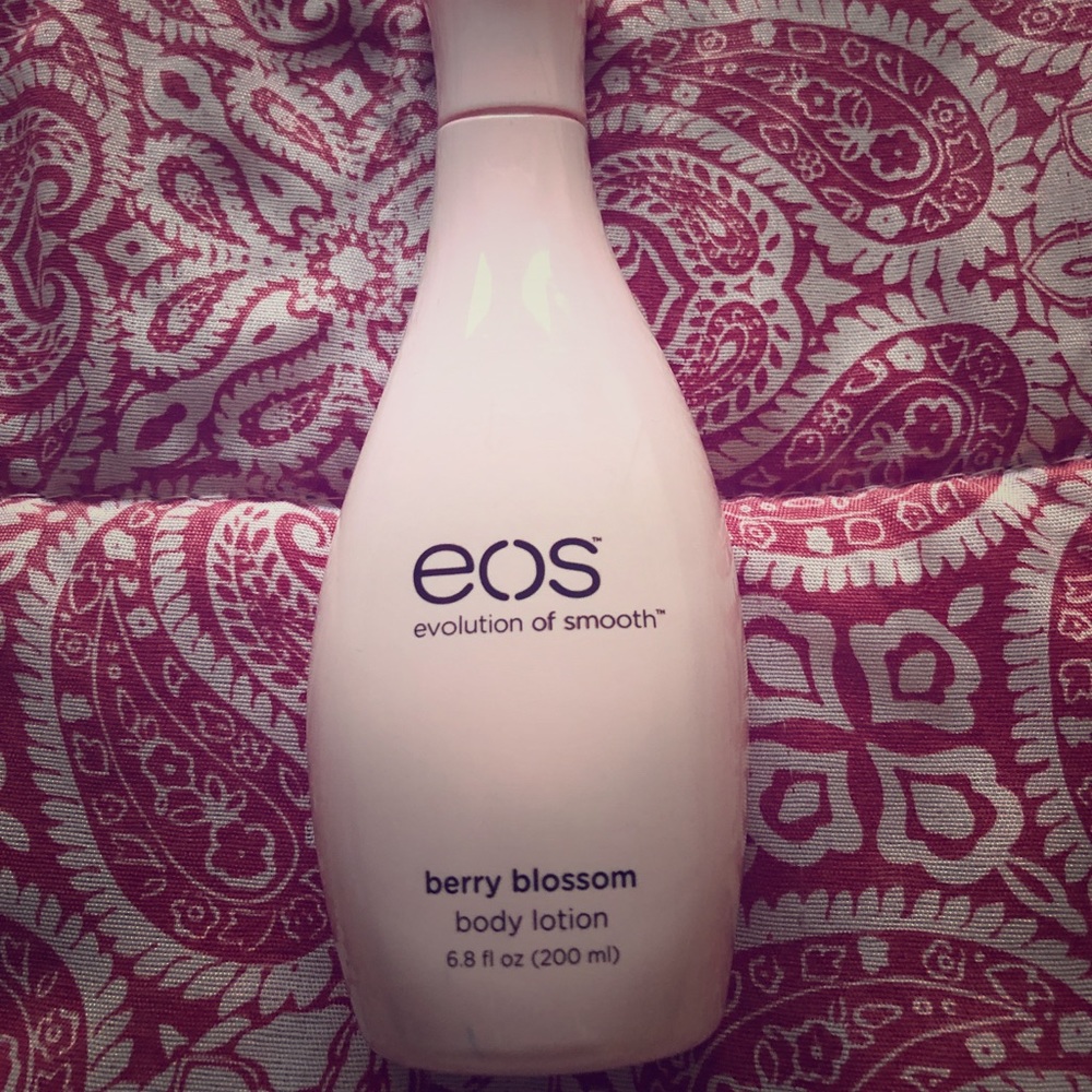 EOS Berry Blossom Body Lotion